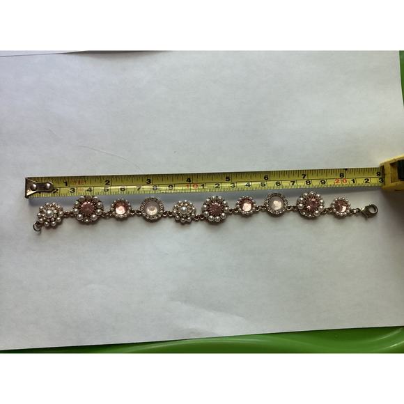 1779 Guess Brand Gold Charm Bracelet Guess logo hearts keys decorative elements - Picture 2 of 2